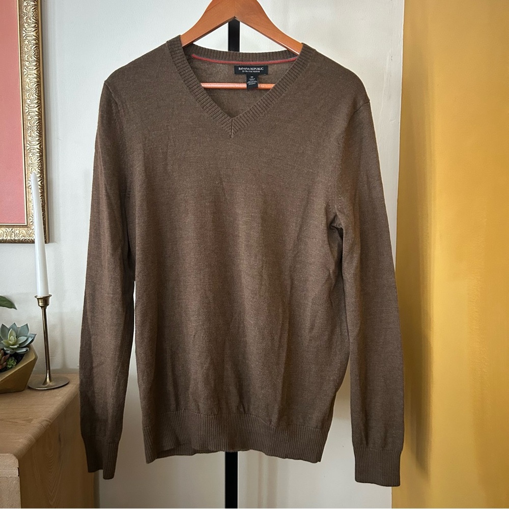 Banana Republic Men's 100%‎ Extra Fine Merino Wool V-Neck Sweater Brown Size M